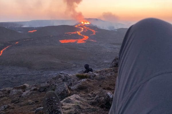 Fagradalsfjall - accéder aux sites des éruptions implique de se garer sur des parkings payants aux abords du site